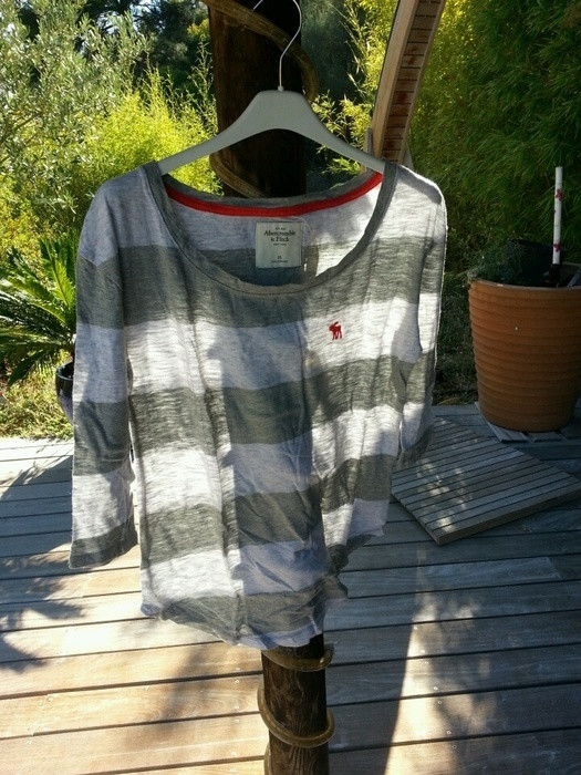 T-shirt fin Abercrombie&Fitch rayé gris 2