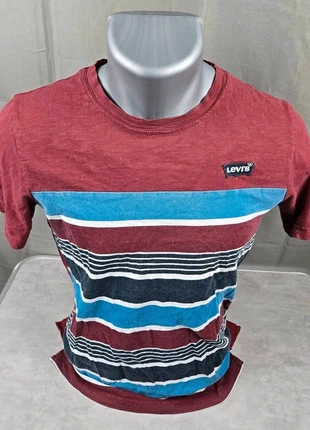 T-shirt Levi’s rouge rayé bleu noir – Taille 16A / 176 cm – Levi's original, brand: Levi's, condizioni: Ottime, taglia: 16 anni / 176 cm, €3.00, €3.85 include la Protezione acquisti
