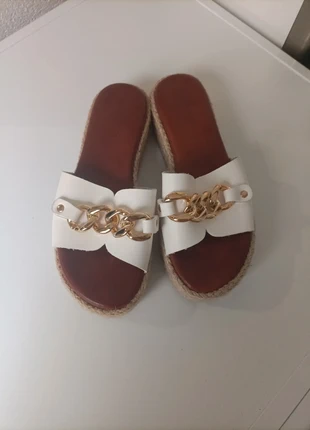 Sandalia blanca cadena con esparto N°37, marca: Alta Moda, estado: Muy bueno, tamaño: 37, 6,00 €, 7,00 € Protección al comprador incluida