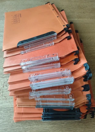 34 dossiers suspendus A4 latéraux, brand: Lyreco, condizioni: Ottime, €12.00, €13.30 include la Protezione acquisti