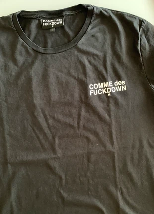 T-shirt, marke: COMME des FUCKDOWN®, zustand: Sehr gut, größe: L, 16,00 €, 17,50 € inklusive Vinted-Käuferschutz