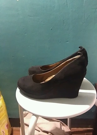 Talons noirs compensés, état: Satisfaisant, taille: 40, 4,00 €, 4,90 € Protection acheteurs incluse