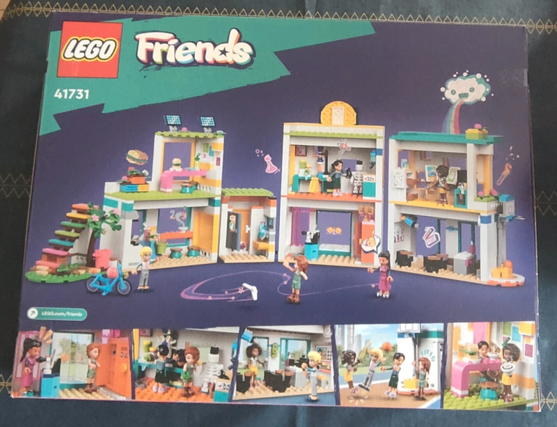L'école internationale de heartlake city Lego