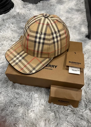 Casquette Burberry, marke: Burberry, zustand: Sehr gut, größe: L, 260,00 €, 273,70 € inklusive Vinted-Käuferschutz