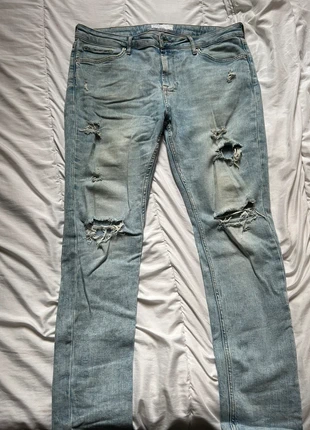 Jean déchiré homme Bershka - Taille 48, marca: Bershka, estado: Novo sem etiquetas, tamanho: PT 48 | W38, €30.00, €32.20 inclui Proteção do Comprador
