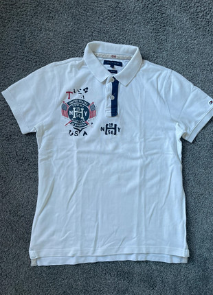 Tommy Hilfiger polo size L, marque: Tommy Hilfiger, état: Très bon état, taille: L, 15,00 €, 16,45 € Protection acheteurs incluse
