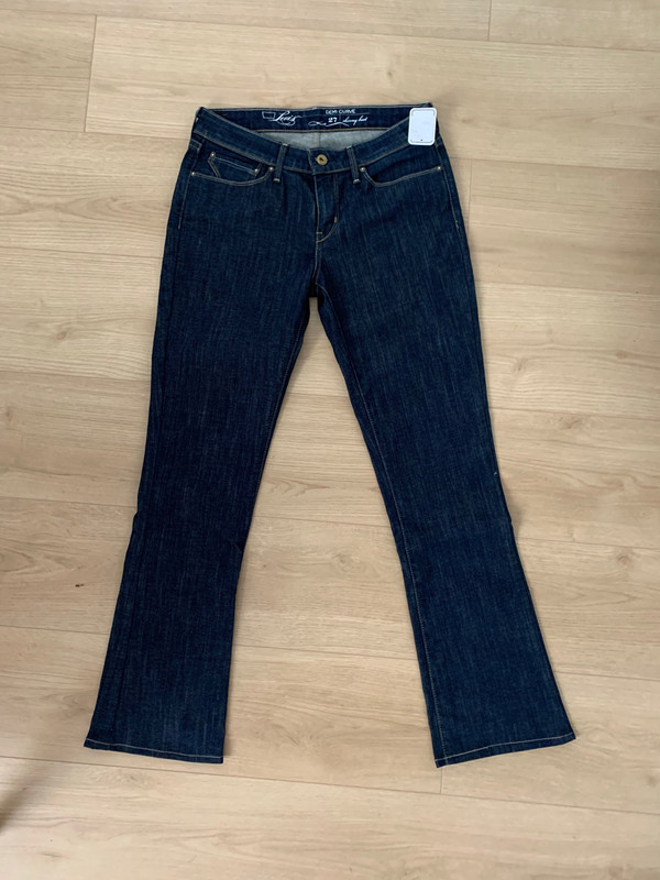 Levis 27 demi discount curve