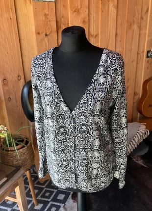 BL105🌹 Vila maat S, Blouses zwart wit , merk: Vila, staat: Heel goed, maat: S / 36 / 8, € 3,50, € 4,38 inclusief Kopersbescherming Pro