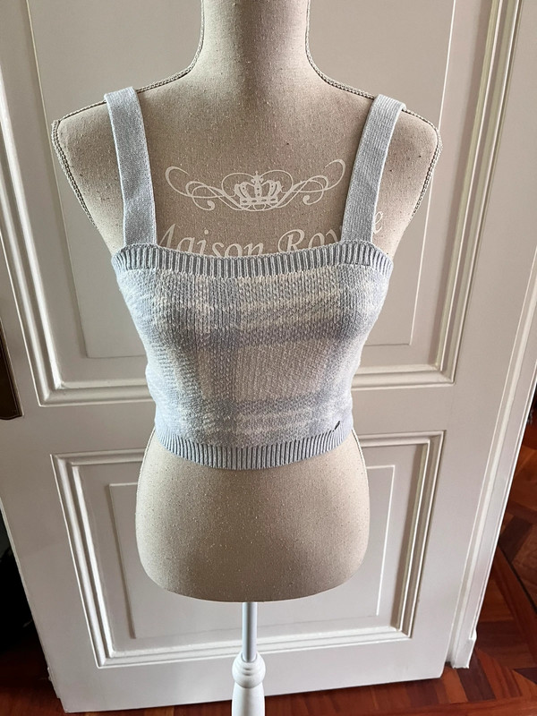 Mooie crop top van Hollister maat S 1