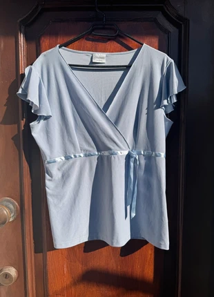 Light Blue C&A Wrap-Style T-Shirt – Size L, marca: C&A, estado: Muy bueno, tamaño: L / 40 / 12, 6,00 €, 7,00 € Protección al comprador incluida
