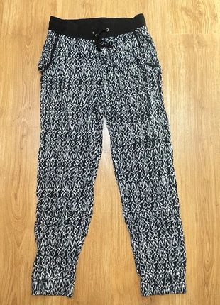 Pantalon fluide à motif, brand: Khaan, condition: Very good, size: M / 38 / 10, €3.00, €3.85 includes Buyer Protection