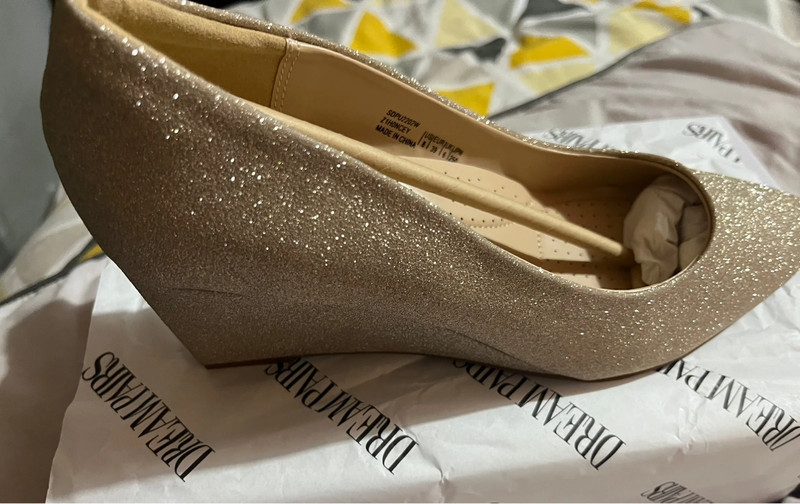 Gold sparkly wedge shoes size 6 Vinted