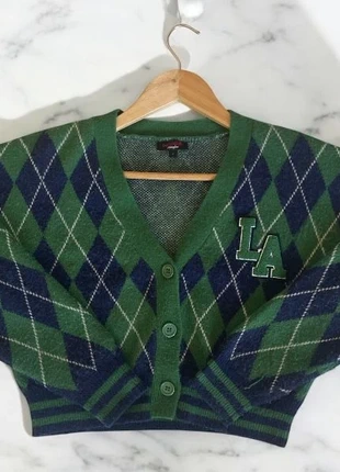 Chaleco cropped estampado de rombos verdes y azules marca Jennyfer Talla S, marque: Jennyfer, état: Très bon état, taille: S, 3,00 €, 3,85 € Protection acheteurs incluse