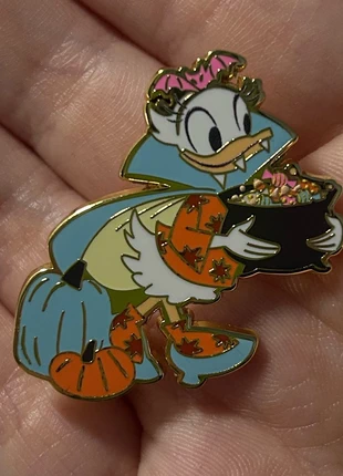 Daisy halloween pin, marca: Loungefly, estado: Nuevo con etiquetas, 12,00 €, 13,30 € Protección al comprador incluida