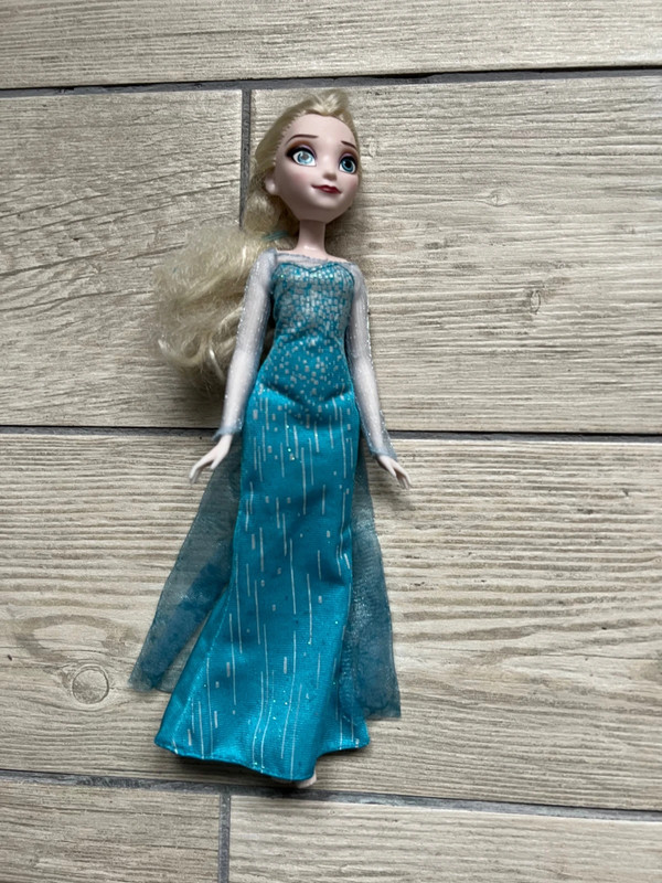 Barbie reine des neiges Elsa