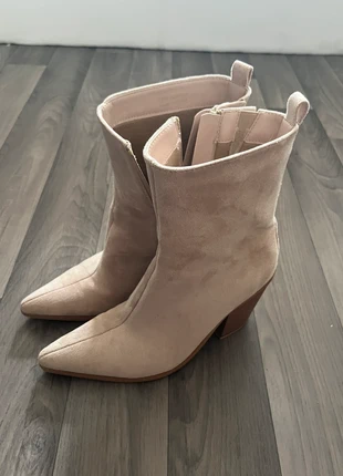 Bottes beige New Yorker - Taille 37, marque: New Yorker, état: Très bon état, taille: 37, 18,00 €, 19,60 € Protection acheteurs incluse