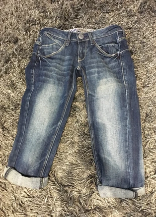 Pantacourt en jeans Stradivarius , marque: Stradivarius, état: Très bon état, taille: XXS / 32 / 4, 3,00 €, 3,85 € Protection acheteurs incluse