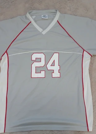 Maillot Sport Gris T.M Homme N°24 – Col V – Style rétro vintage – Look sportif US/ Casual, marque: deep impact, état: Très bon état, taille: M, 4,90 €, 5,85 € Protection acheteurs incluse