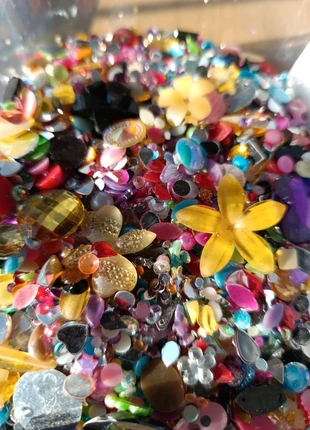 Strass 350g, brand: Strass, condizioni: Ottime, €3.50, €4.38 include la Protezione acquisti