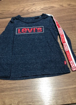 Sweat Lévis bleu, marque: Levi's, état: Très bon état, taille: 24-36 mois / 92 cm, 7,00 €, 8,05 € Protection acheteurs incluse