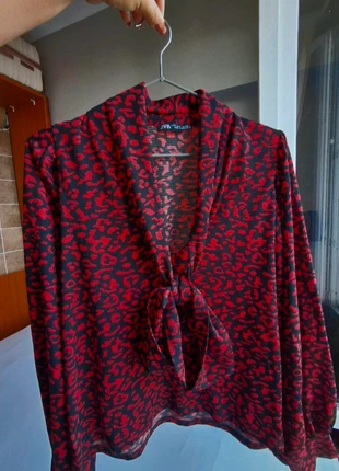 Chemisier Rouge & Noir Motif Léopard Zara, marque: Zara, état: Très bon état, taille: S / 36 / 8, 6,00 €, 7,00 € Protection acheteurs incluse