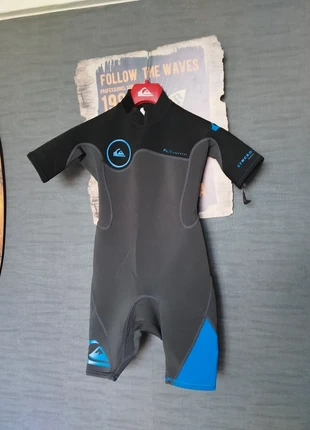 Combinaison de surf neuve "Quicksilver" 8 ans, merk: Quiksilver, staat: Nieuw met prijskaartje, € 40,00, € 42,70 inclusief Kopersbescherming