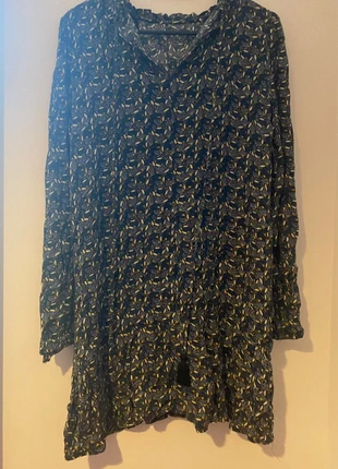 Robe motif, merk: Boutique Parisienne, staat: Heel goed, maat: Universele maat, € 2,00, € 2,80 inclusief Kopersbescherming