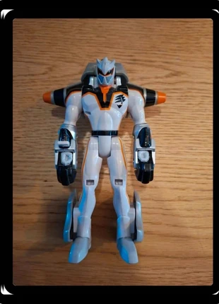 Power Rangers Jungle Fury Bandai 2008 Rhino Zord blanc robot transformable 18 cm, marke: Power Rangers, zustand: Gut, größe: Einheitsgröße, 7,00 €, 8,05 € inklusive Vinted-Käuferschutz