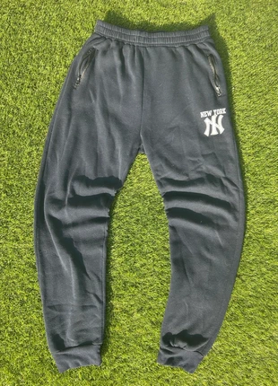 Vintage Y2K NY Sweatpants, merk: New York Yankees, staat: Heel goed, maat: W32 | FR 42, € 35,00, € 37,45 inclusief Kopersbescherming