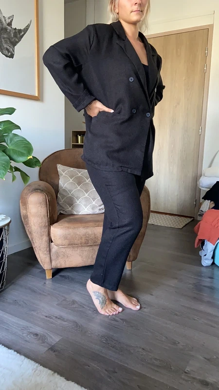 Tailleur noir - photo numéro 4