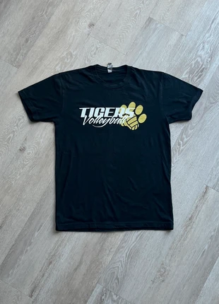 T-shirt noir USA sport volleyball tigers vintage black tee taille S, merk: Vintage Dressing, staat: Heel goed, maat: S, € 6,00, € 7,00 inclusief Kopersbescherming Pro