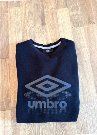 Pull noir umbro en taille M, marque: Umbro, état: Très bon état, taille: M, 22,50 €, 24,33 € Protection acheteurs incluse