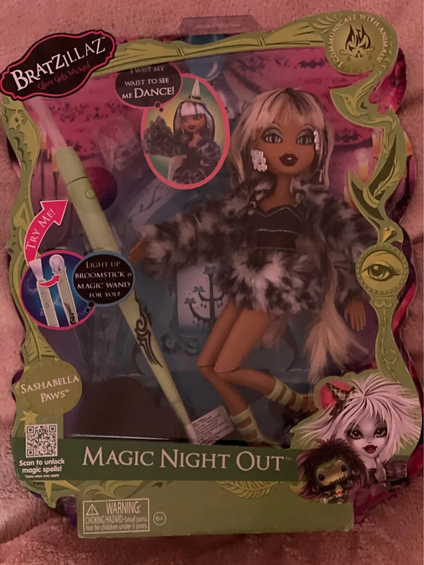 Bratz or Bratzillaz Dolls and Accessories Magic Night Out Bundle