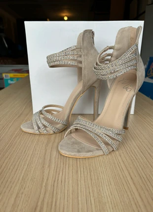 Talons, état: Très bon état, taille: 36, 5,00 €, 5,95 € Protection acheteurs incluse