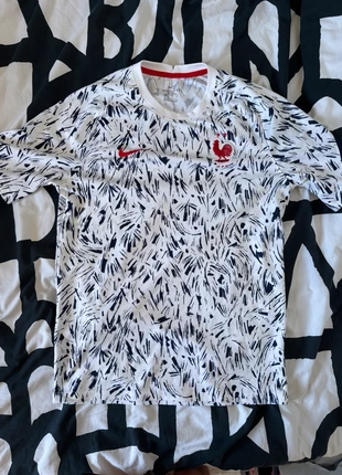 Maillot équipe de France 2 étoiles, marque: Nike, état: Bon état, taille: M, 10,00 €, 11,20 € Protection acheteurs incluse