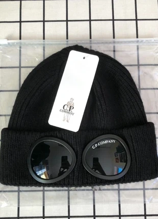 C.P company beanie a2, marque: C.P. Company, état: Très bon état, taille: Taille unique, 21,00 €, 22,75 € Protection acheteurs incluse