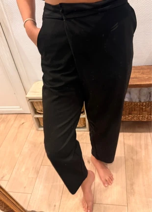 Pantalon noir taille haute Zara – Taille S, marke: Zara, zustand: Sehr gut, größe: S / 36 / 8, 12,00 €, 13,30 € inklusive Vinted-Käuferschutz