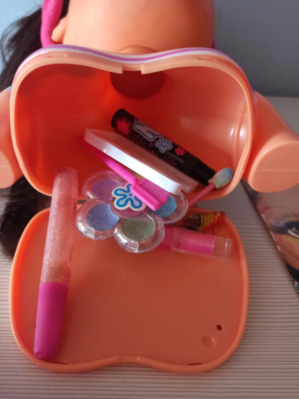 cabeza nancy peinados y maquillaje Vinted