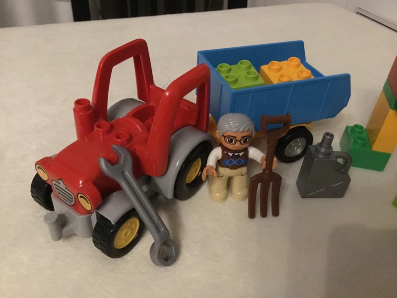 Lego - 10524 - Le Tracteur de La Ferme : : Jeux et Jouets