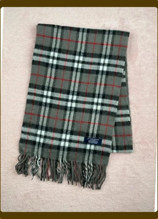 Echarpe burberry london en lambswool gris, marque: Burberry, état: Très bon état, 46,00 €, 49,00 € Protection acheteurs incluse