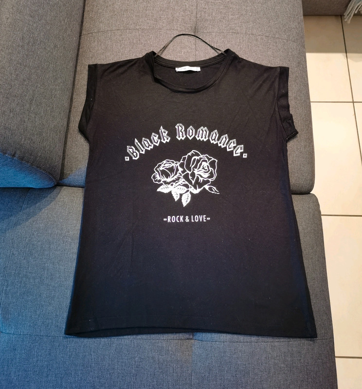 Tee shirt noir rock taille XS Vinted