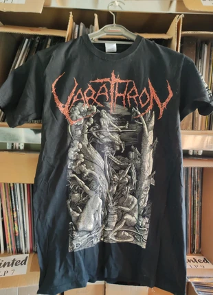 T-shirt Varathron, marke: Fruit of the Loom, zustand: Sehr gut, größe: S, 20,00 €, 21,70 € beinhaltet Vinted-Käuferschutz Pro