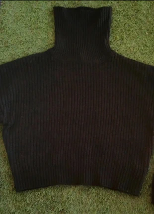 Pull court noir d'hiver à col Jennyfer, marque: Jennyfer, état: Très bon état, taille: S / 36 / 8, 2,50 €, 3,33 € Protection acheteurs incluse