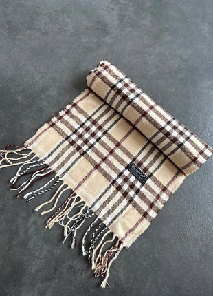 Écharpe burberry large grande femme originale beige 100% laine, marke: Burberry, zustand: Sehr gut, 34,00 €, 36,40 € inklusive Vinted-Käuferschutz