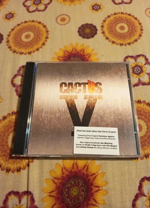 Cactus - V cd with Carmine Appice hard rock, staat: Heel goed, € 15,00, € 16,45 inclusief Kopersbescherming
