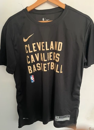 🏀 Nike NBA Cleveland Cavaliers Dri-FIT Tee – L, merk: Nike, staat: Nieuw met prijskaartje, maat: L, € 30,00, € 32,20 inclusief Kopersbescherming