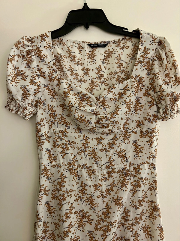 SHEIN xs woven floral square neck 2