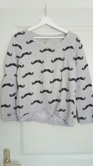 Pull Zara motif moustache 1