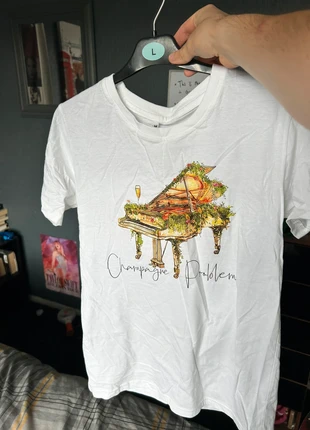 Taylor Swift champagne problems t shirt, brand: Taylor, condition: Very good, size: M / UK 12-14, £10.00, £11.20 includes Buyer Protection