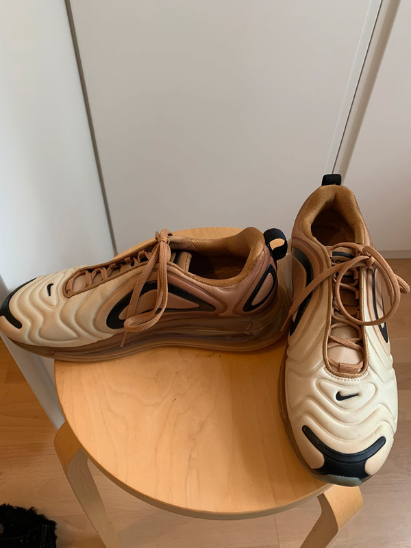 Nike Air Max 720 Women Wheat Club Gold Desert Ore Black